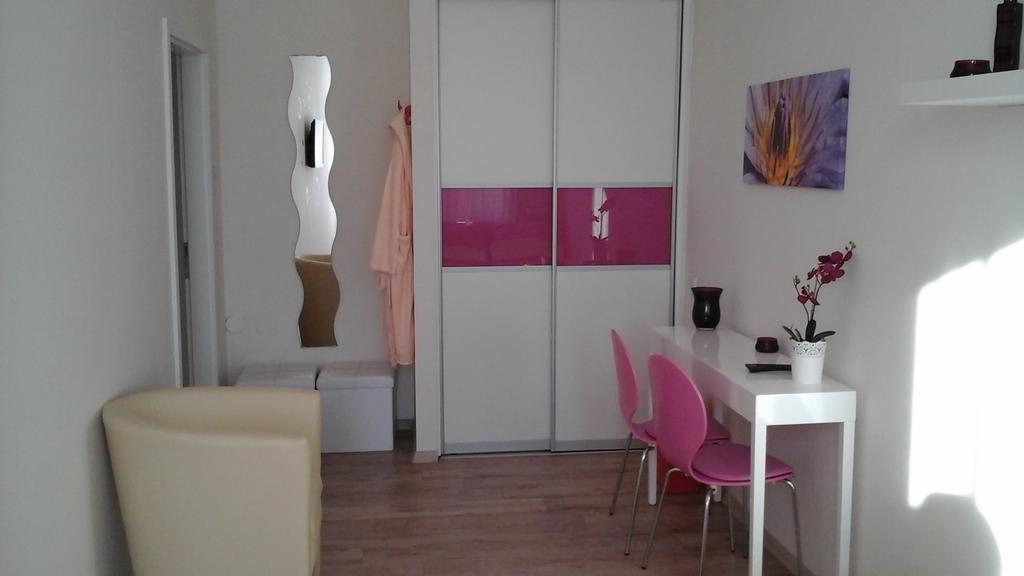 Studio 4U Budapest Room photo